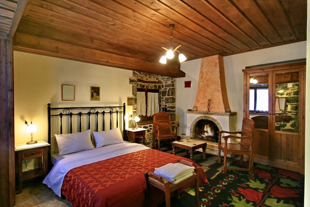 Archontiko Nikolopoulou Hotel Vitina Room photo